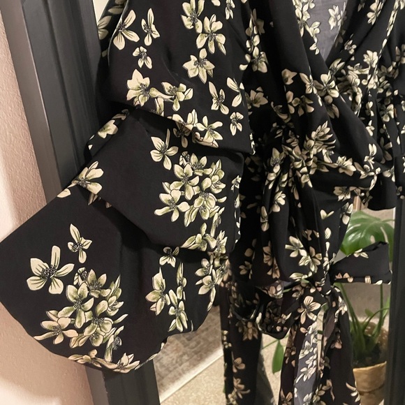 WORN ONCE FashionNova Black Rushed Lantern Sleeve Wrap Blouse - Picture 8 of 11